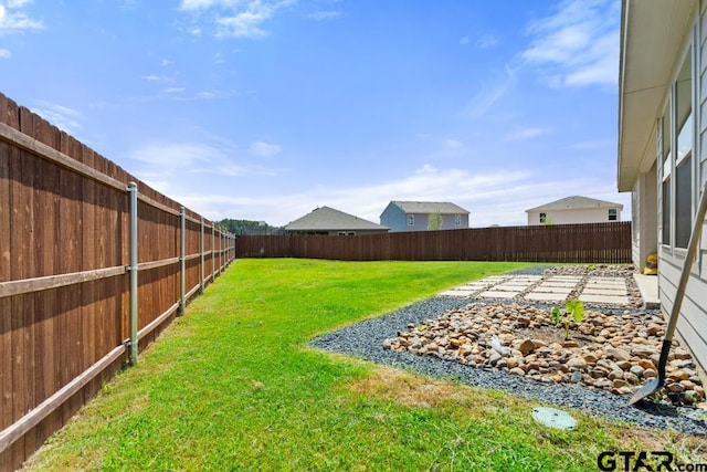 203 Parker Oaks Dr, Chandler, TX 75758 - view of fenced backyard