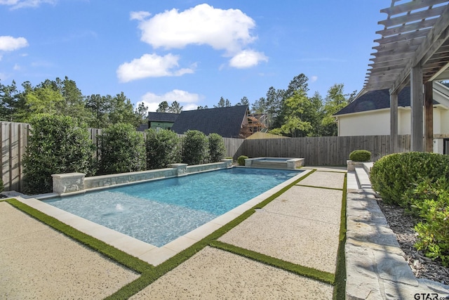 3116 Forest Ridge Cv, Tyler, TX 75703 - view of swimming pool featuring an in-ground hot tub and a fenced backyard