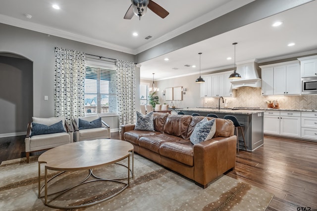 204 Providence Pl, Bullard, TX 75757 - living area featuring ceiling fan, recessed lighting, arched walkways, dark wood finished floors, and baseboards