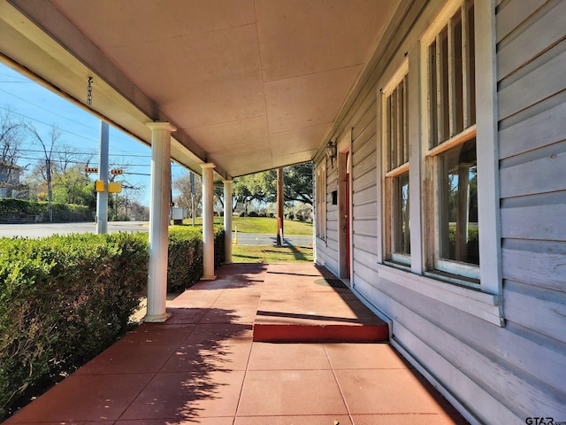 501 E Park Ave, Palestine, TX 75801 - view of covered porch