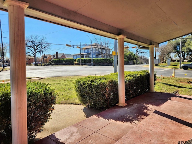 501 E Park Ave, Palestine, TX 75801 - view of patio with a residential view