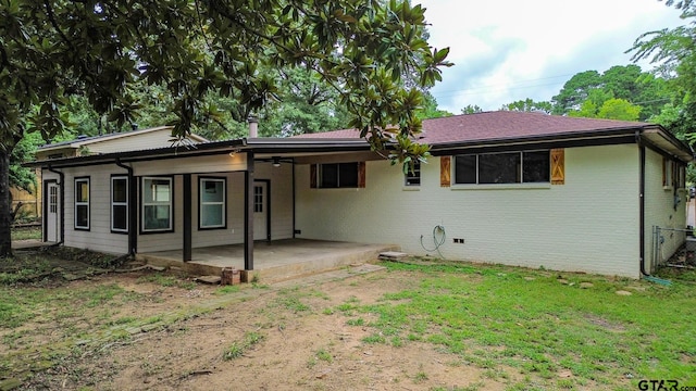 view of front facade featuring a patio area