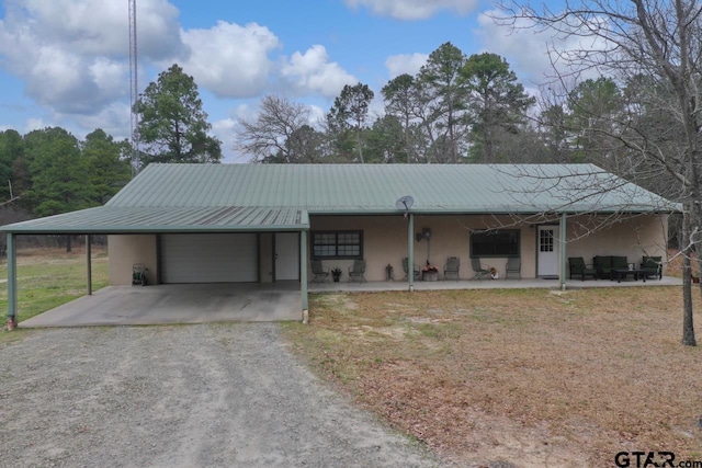 view of front facade with a garage