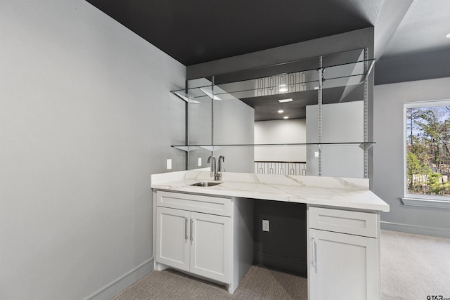 bathroom featuring sink