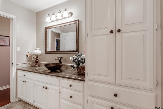 18400 Woodhollow Dr, Flint, TX 75762 - bathroom featuring vanity