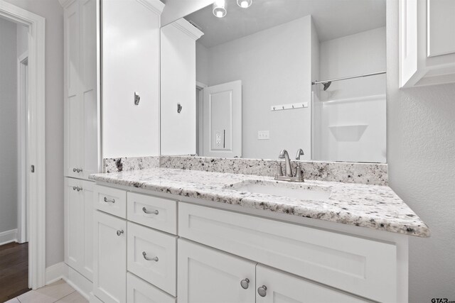 11918 Gillian Ct, Tyler, TX 75703 - full bath with vanity and baseboards