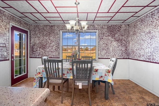 dining room with an inviting chandelier