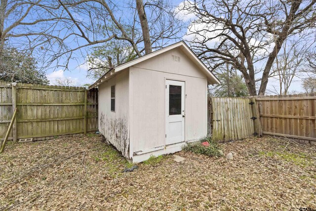 4001 Darrell Ln, Tyler, TX 75701 - view of shed with a fenced backyard