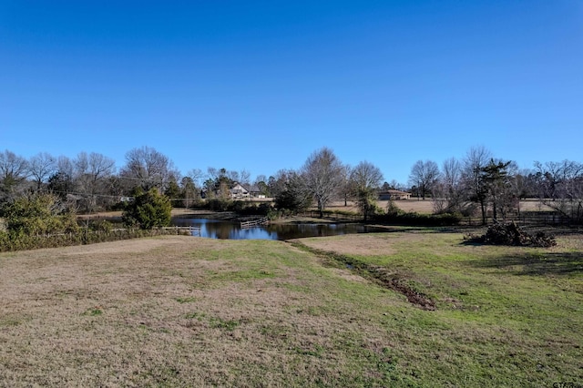 view of yard featuring a water view