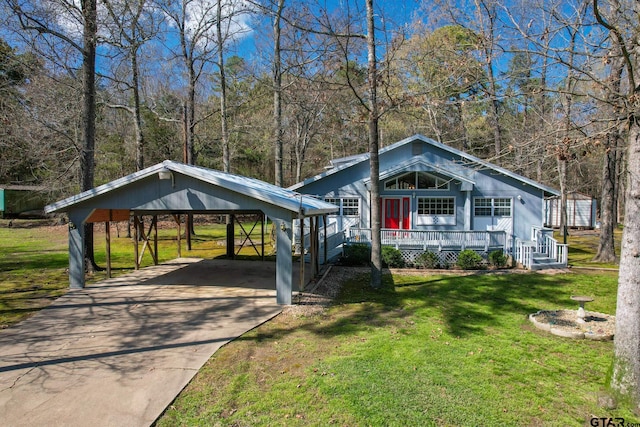 view of front of home with a front lawn and covered porch