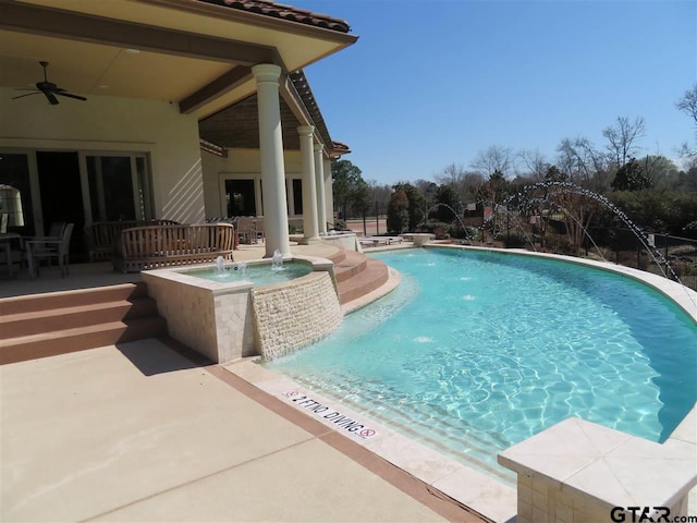 954 La Vista Dr, Tyler, TX 75703 - view of swimming pool featuring a patio area, ceiling fan, and a pool with connected hot tub