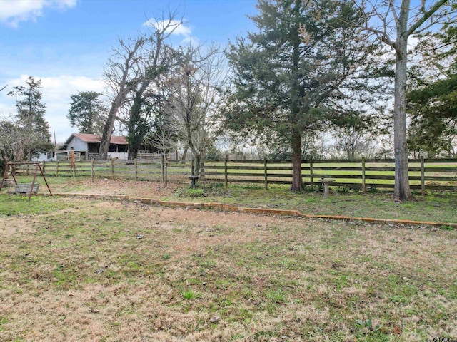 view of yard featuring a rural view