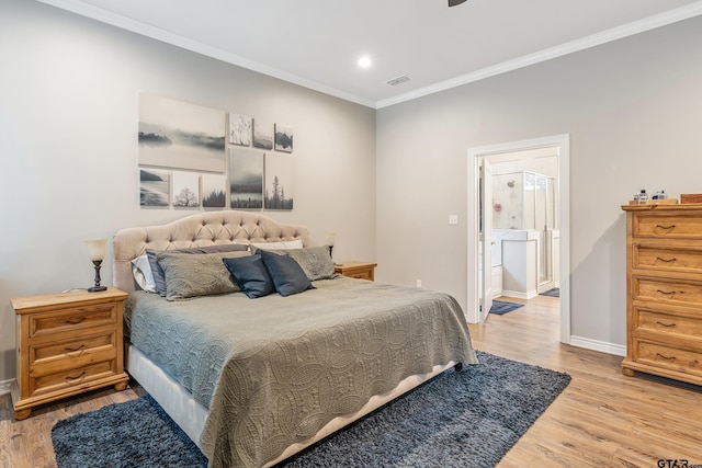 bedroom featuring light wood-style flooring, recessed lighting, visible vents, baseboards, and crown molding
