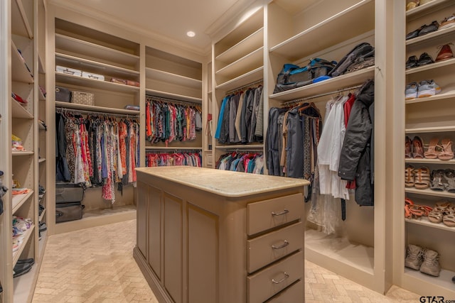 view of spacious closet