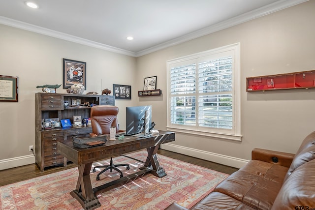 office area featuring crown molding, baseboards, wood finished floors, and recessed lighting