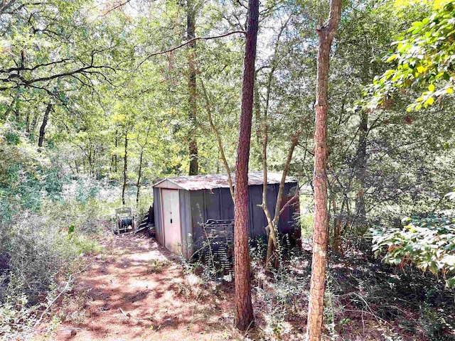 view of outbuilding