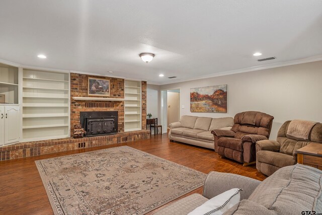110 Leisure Ln, Whitehouse, TX 75791 - living room featuring crown molding, wood finished floors, and visible vents
