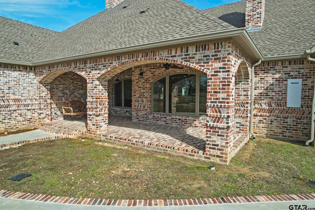 exterior space featuring a lawn