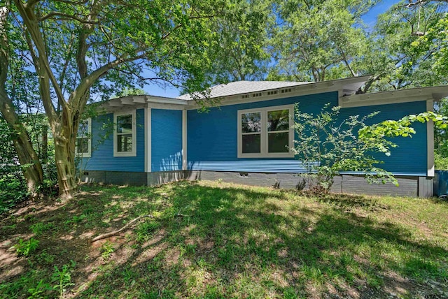 230 N Henderson St, Rusk, TX 75785 - exterior space featuring a front lawn and crawl space