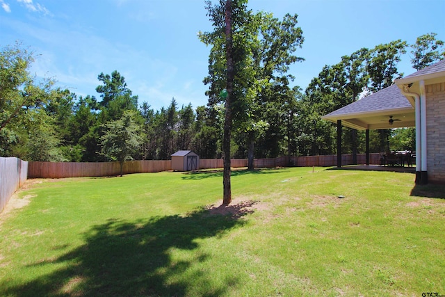 19379 Cedarpark Pl, Lindale, TX 75771 - fenced backyard with a ceiling fan and a shed
