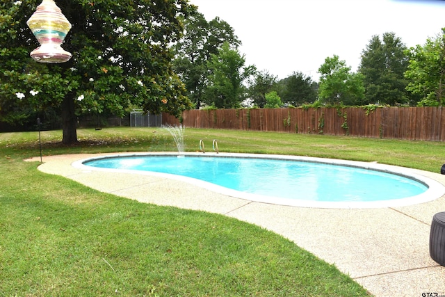607 Brookhollow Dr, Palestine, TX 75801 - view of swimming pool