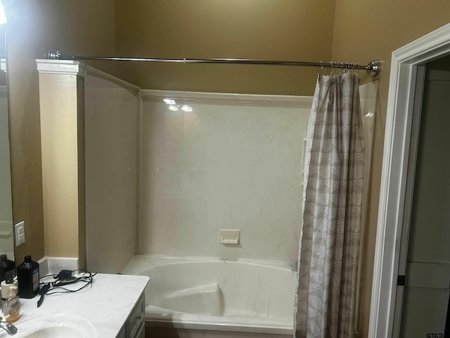 293 S Barron, Rusk, TX 75785 - full bath featuring vanity and shower / tub combo