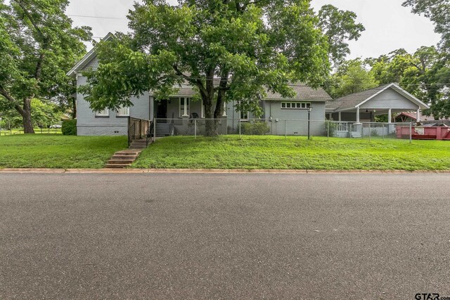293 S Barron, Rusk, TX 75785 - view of front facade with crawl space