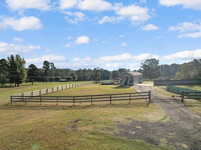 view of yard featuring a rural view