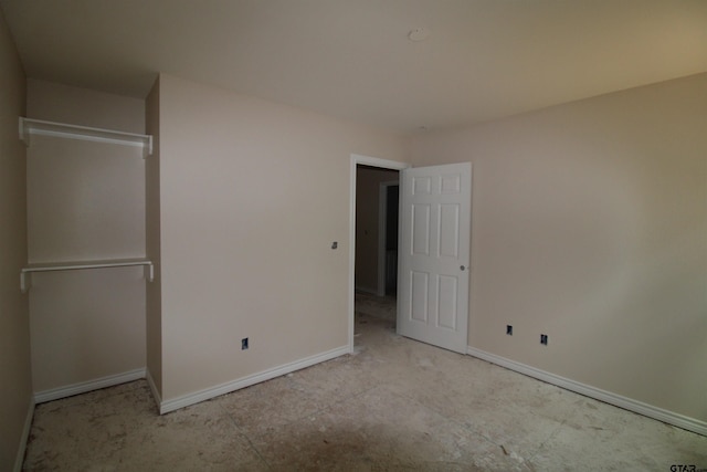 16966 Deer Run Rd, Flint, TX 75762 - unfurnished bedroom with baseboards