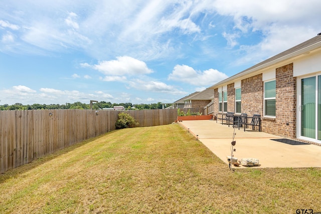 901 Martin St, Chandler, TX 75758 - fenced backyard featuring a patio area