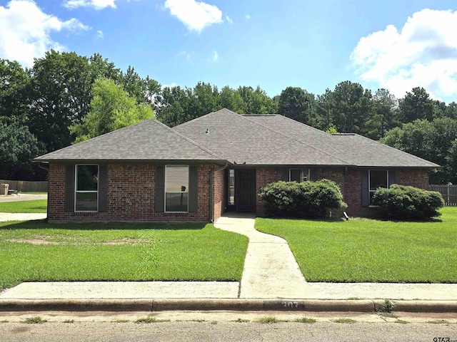 307 Bob White St, Pittsburg, TX 75686 - photo 1