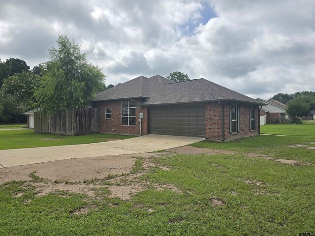 307 Bob White St, Pittsburg, TX 75686 - photo 5