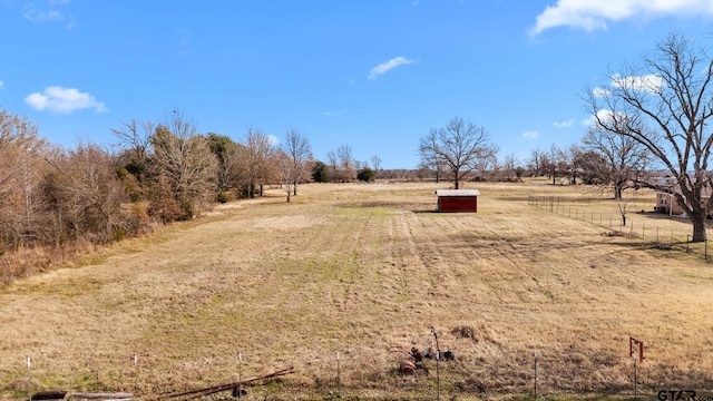 view of yard featuring a rural view