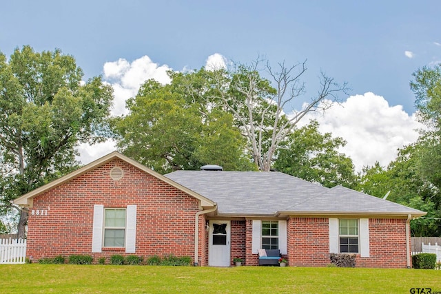 8811 Pheasant Dr, Chandler, TX 75758 - ranch-style home with brick siding