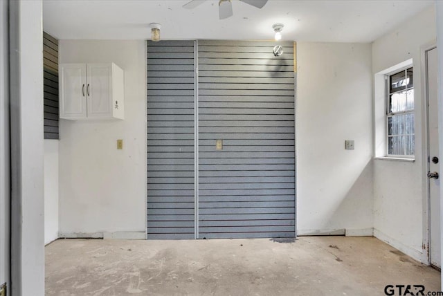 garage with ceiling fan