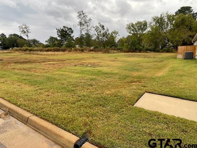 Listing photo 3 for 420 Deer Point Cv, Chandler TX 75758