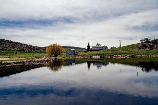 view of water feature