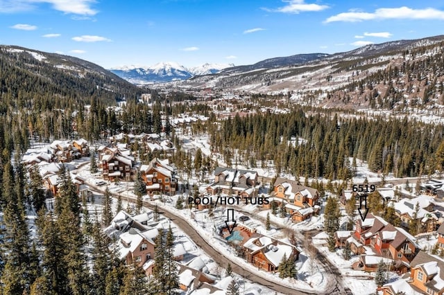 property view of mountains with a residential view