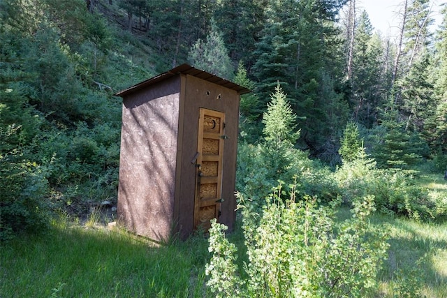 view of outdoor structure