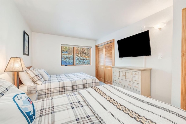 bedroom featuring a closet