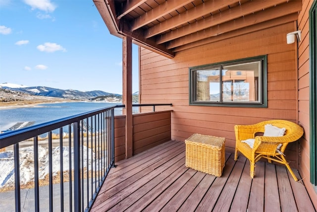 balcony featuring a mountain view