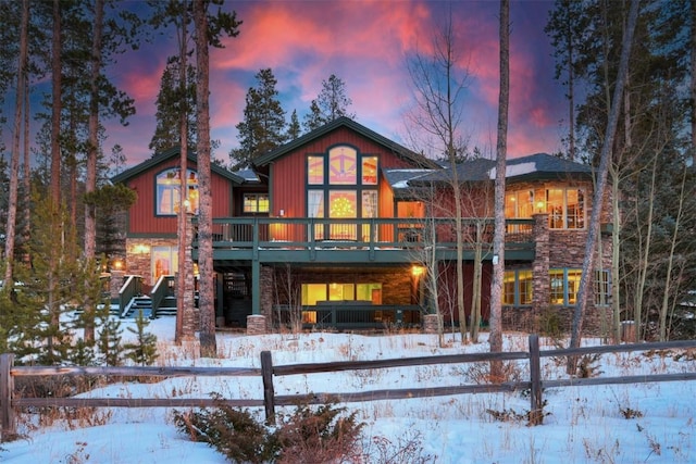 view of front of home featuring a deck