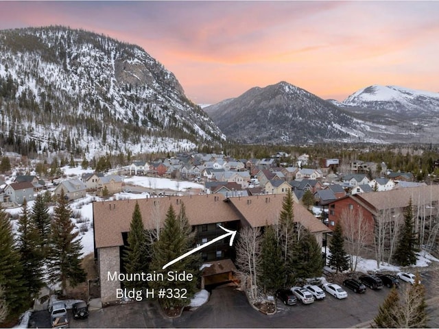 property view of mountains featuring a residential view