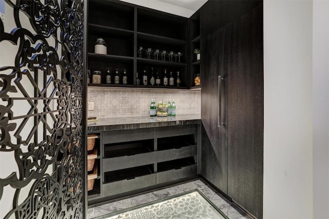 bar featuring a dry bar