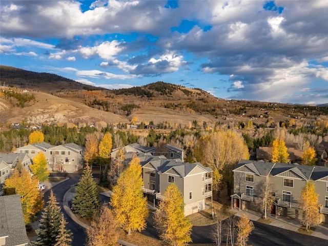 view of mountain feature with a residential view