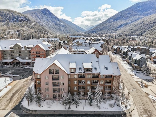 birds eye view of property featuring a mountain view and a residential view