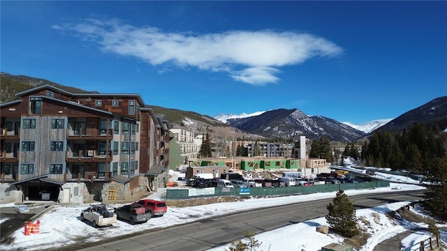 view of mountain feature