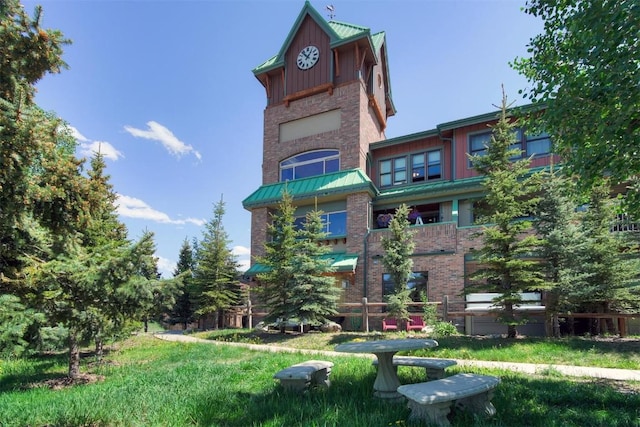 view of building exterior