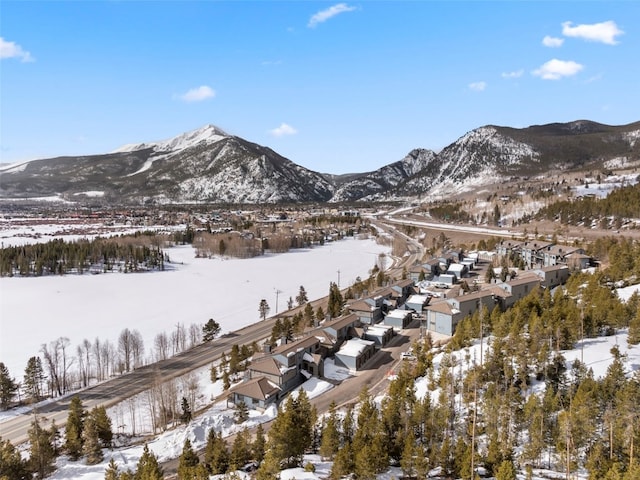 mountain view featuring a residential view
