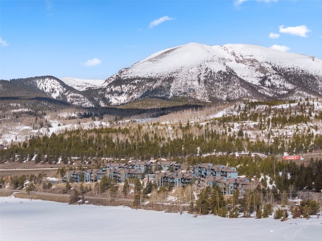 view of mountain feature with a residential view